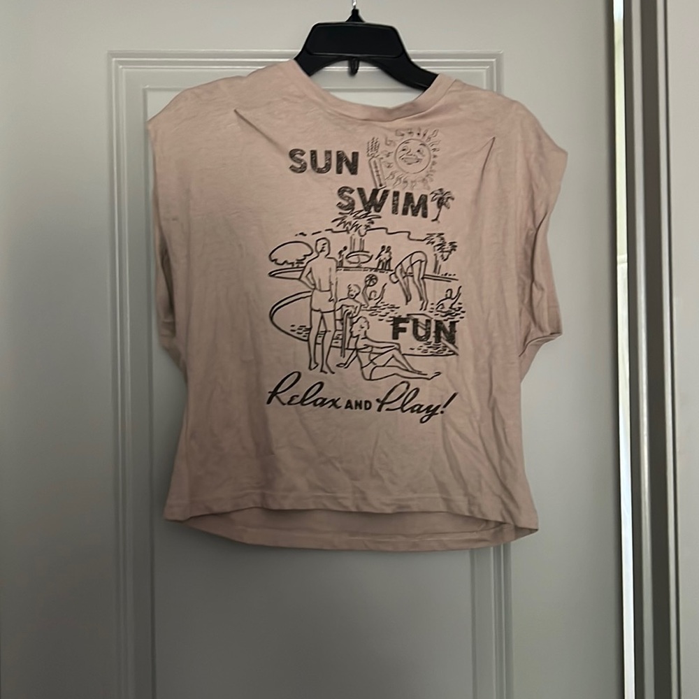 Brown tee